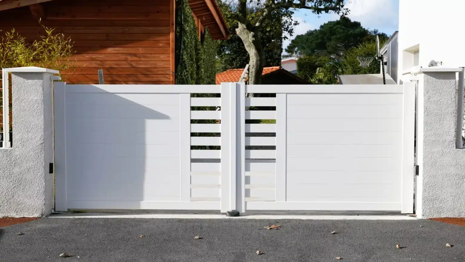 Automatic driveway gate installed by Royal Gate Services