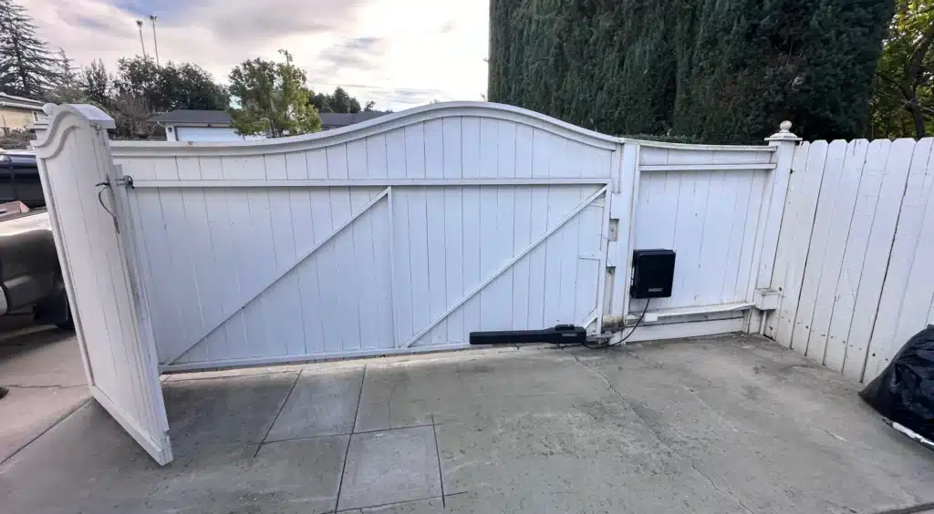 electric gate repair in Glendale