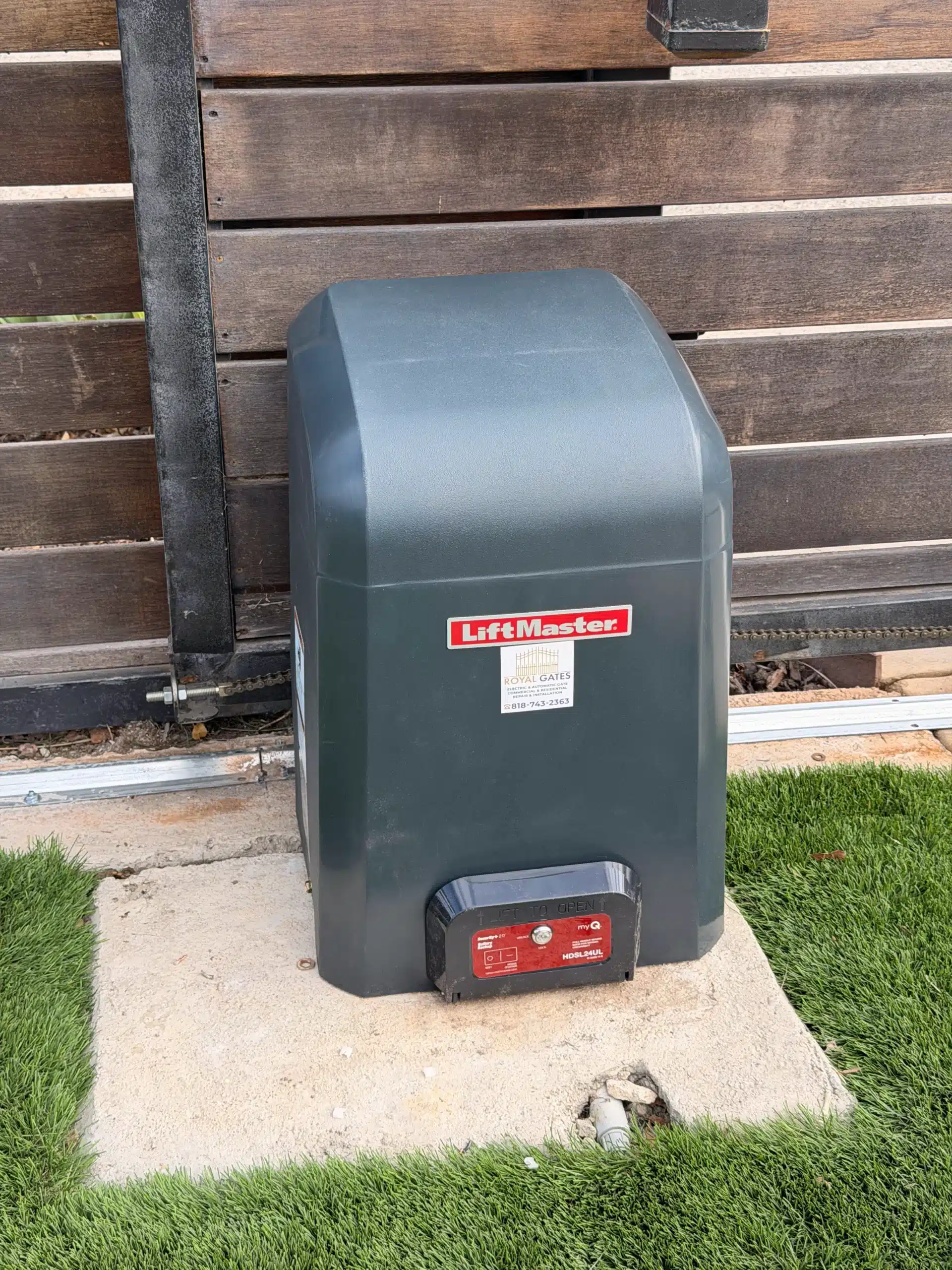 Anaheim electric gate repair technician on site